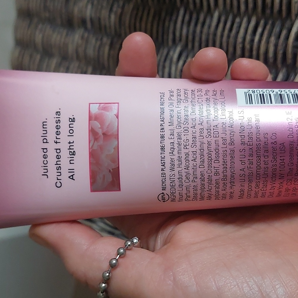 Victoria's Secret Pure Seduction and Vanilla Lace Lotion - Picture 3 of 8